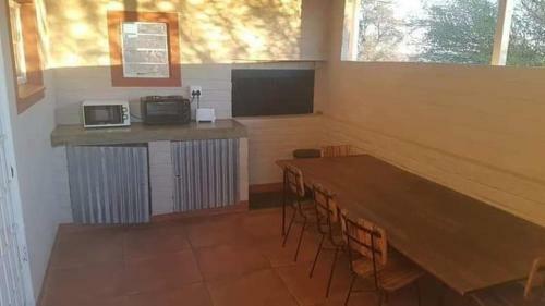 Hostal Larochelle Guesthouse