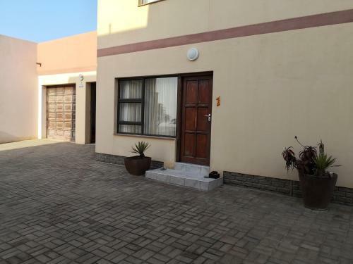 Shallow Water Inn Guesthouse