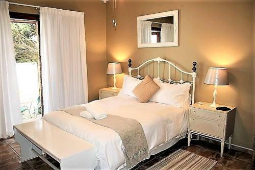 Hostal Room In Bb - Double En-suite Bedroom Oryx - Amarachi Bed Breakfast
