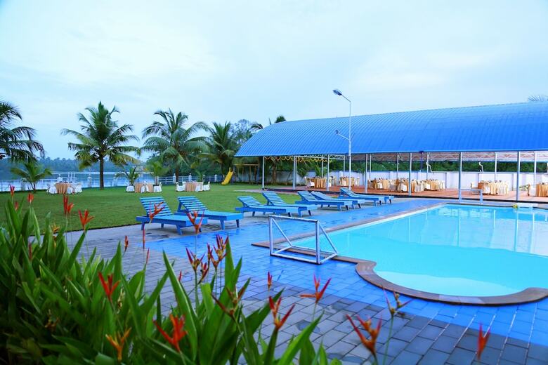 Hotel Blue Waters Cherai