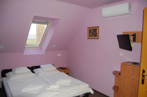 Hostal Judit Vend�gh�z