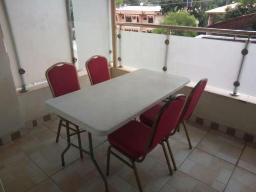 Pearl Gate Hotel