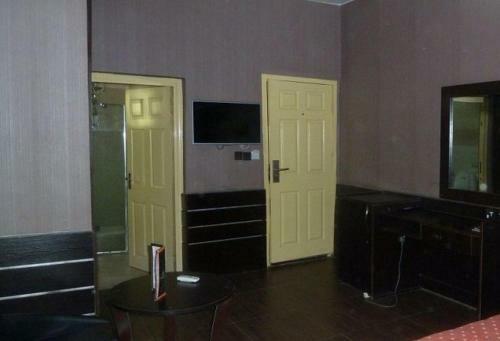 Hostal Room In Lodge - Wise Penny Suites And Spa