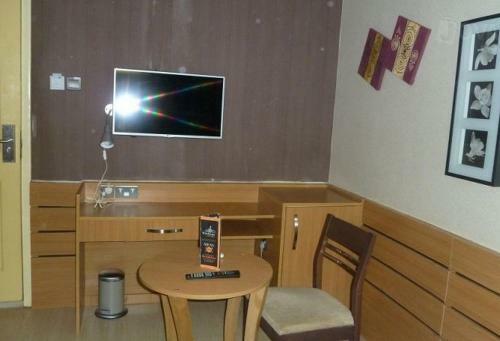 Hostal Room In Lodge - Wise Penny Suites And Spa