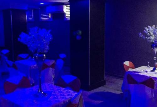 Hostal Room In Lodge - Poshlux Executive Hotel