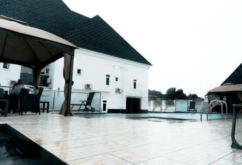 Hostal Room In Lodge - Poshlux Executive Hotel