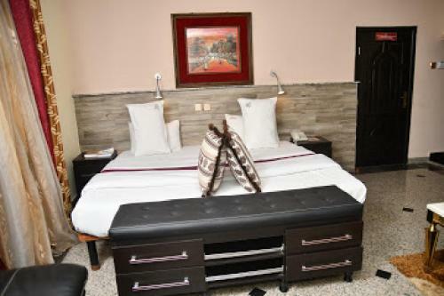 Hostal Room In Lodge - Choice Gate Hotel Suites