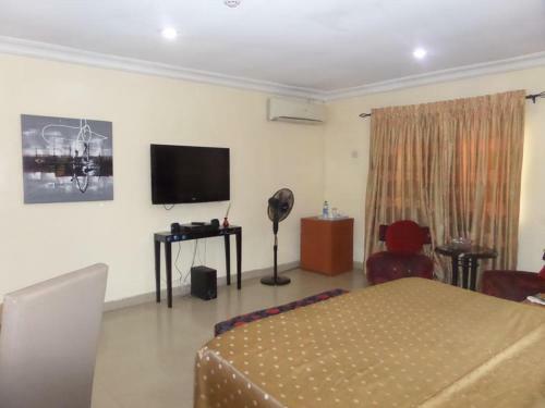Bed & Breakfast Adna Hotel Limited