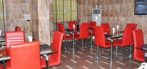 Hostal Room In Lodge - Royal View Hotel And Suites