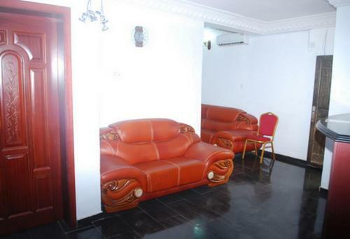 Hostal Room In Lodge - Owees Place-okota