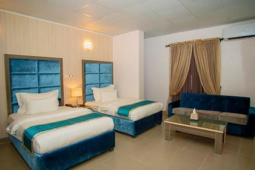 Hotel Riviera Suites