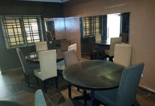 Hostal Room In Lodge - Allure Suites-surulere