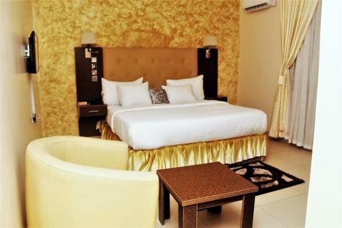 C'ron Hotels And Suites Ltd