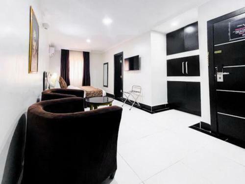 Hotel Pasadena Suites