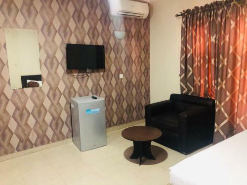 Hotel Mayors & Diplomats Suites Opebi