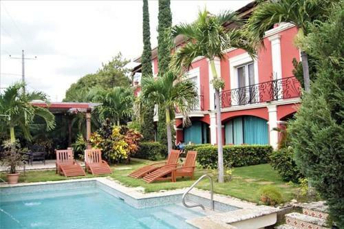 Los Altos Apartments & Studios