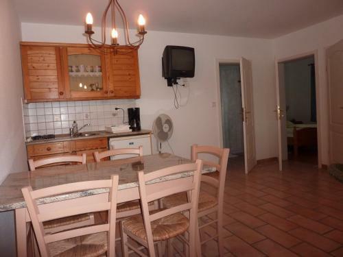 F�szek Apartmanh�z