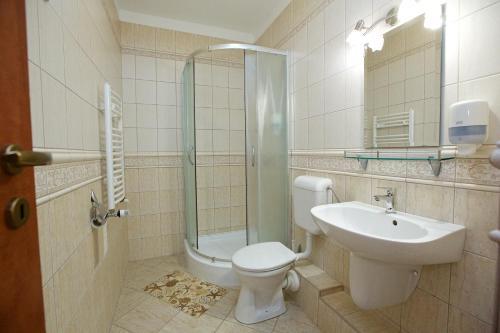Hotel J�rja