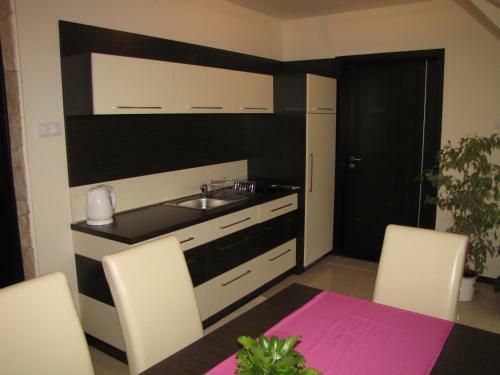 O�zis Apartmanh�z