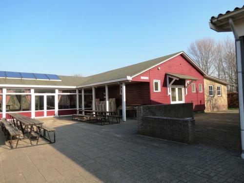 Spacious Holiday Home At 1 Km From The North Sea Beach