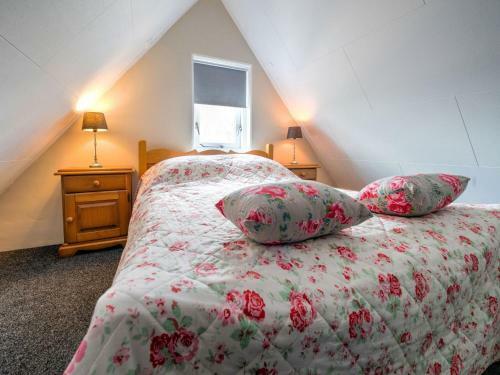 Authentic Holiday Home In Elim With Garden