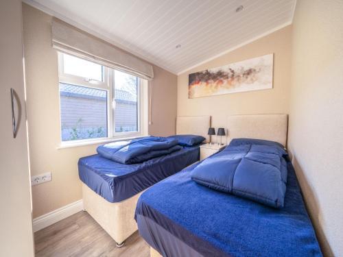Holiday Home Resort de Kraaijenbergse Plassen-4