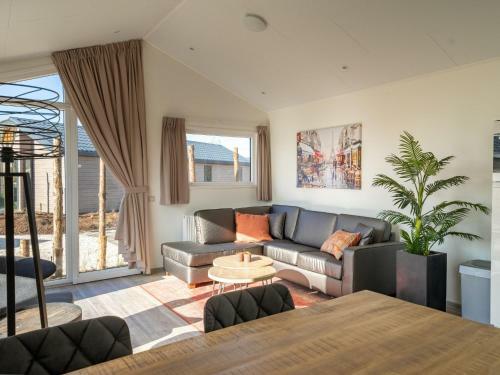 Holiday Home Resort de Kraaijenbergse Plassen-4