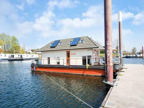 Fantastic Watervilla In Kerkdriel Direct At Lakebeach