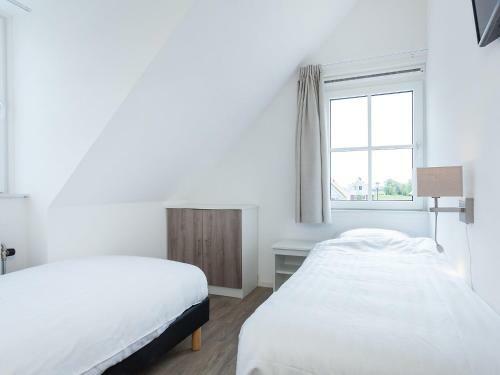 Holiday Home de Witte Raaf-2
