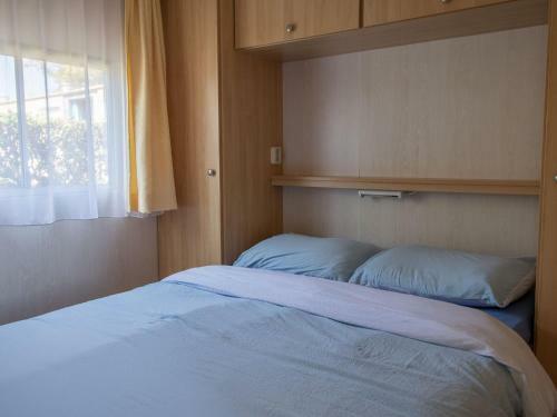 Snug Chalet In Renesse Near Seabeach