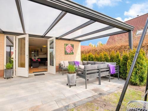 Magnanimous Holiday Home In Schoonloo With Jacuzzi