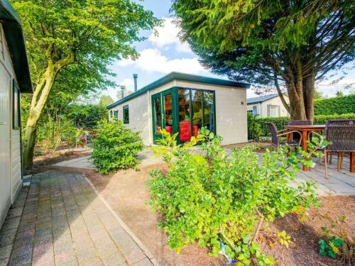 Quaint Chalet In Stegeren Near Forest
