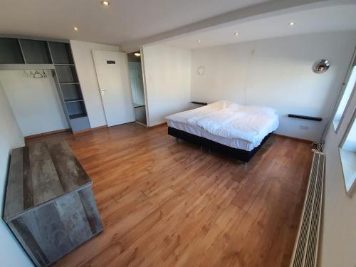 Apartamento Alluring Holiday Home In Valkenburg With Garden