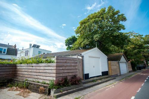 Th�r�se Characteristic Garden Cottage