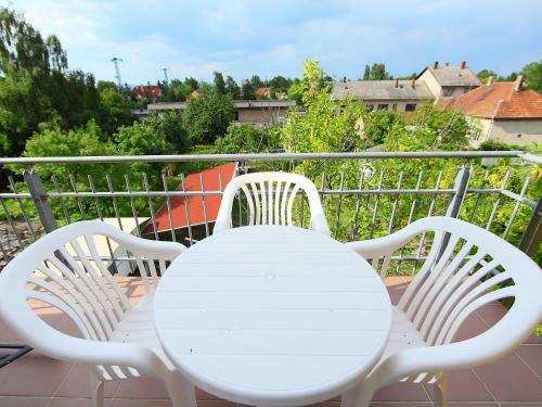 Apartment Balatonmariafurdo 4