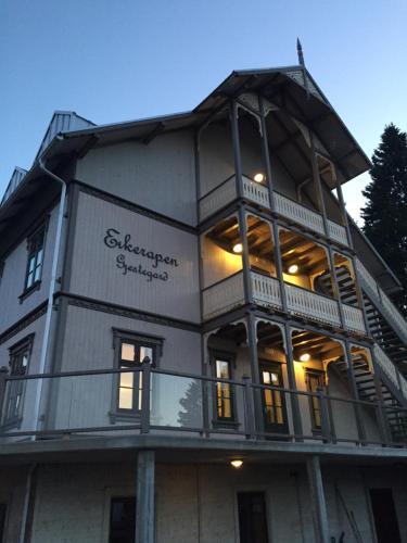 Hotel Eikerapen Gjesteg�rd (�seral)