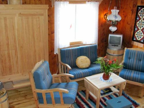 Two-bedroom Holiday Home In Utvik 1