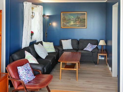 Holiday Home S�rv�r II