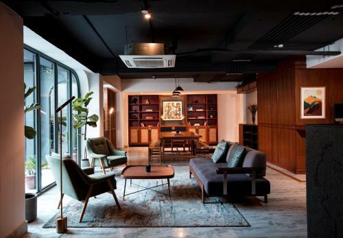 Nomad Hotel