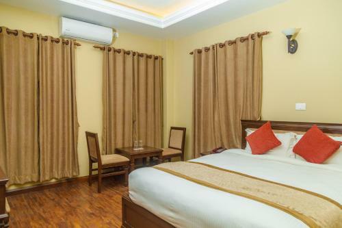 Hotel Himalaya Queen Bee Resort