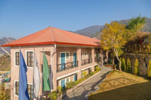 Hotel Himalaya Queen Bee Resort