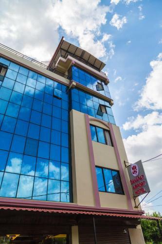 Ganapati Airport Hotel