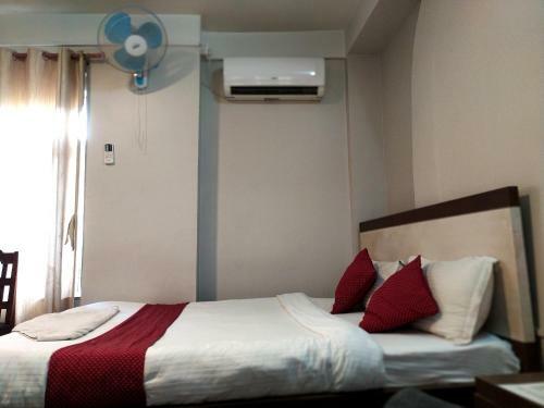 Hotel Club Orchid Inn