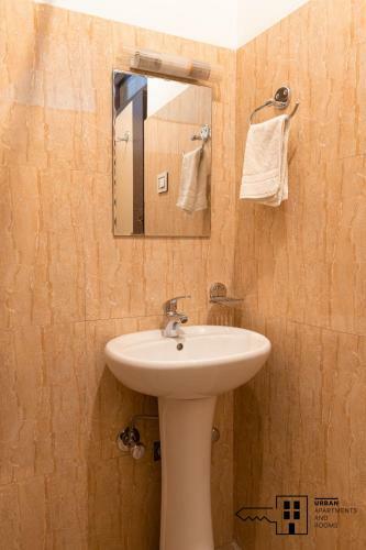 Urban Apartments And Rooms