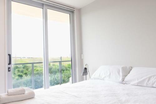 Large Four Bdr Apartment - Walk To Mallstadium
