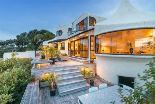 Absolutely Unique Waterfront Experience
