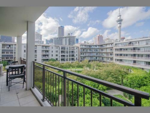 Apartamento Spacious Apt W/harbour View, Free Parking & Pool!