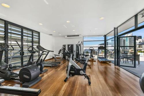 Stunning Apartment With Pool, Gym And Spa Access!