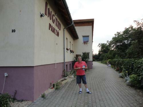 Hostal Ingrid Panzi�