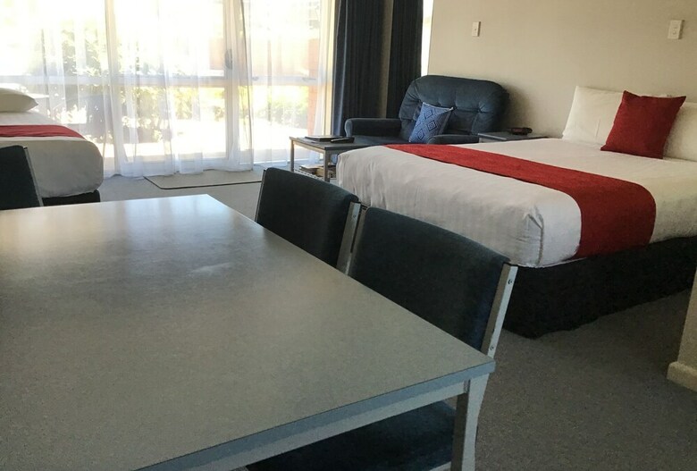Avon City Motel